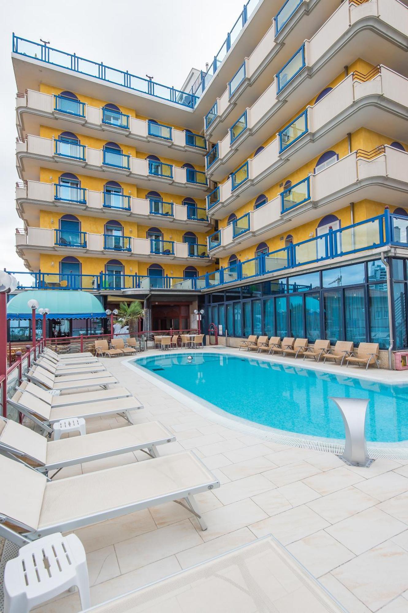 Hotel Brioni Mare Лидо-ди-Езоло Экстерьер фото