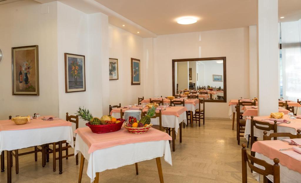 Hotel Brioni Mare Лидо-ди-Езоло Экстерьер фото